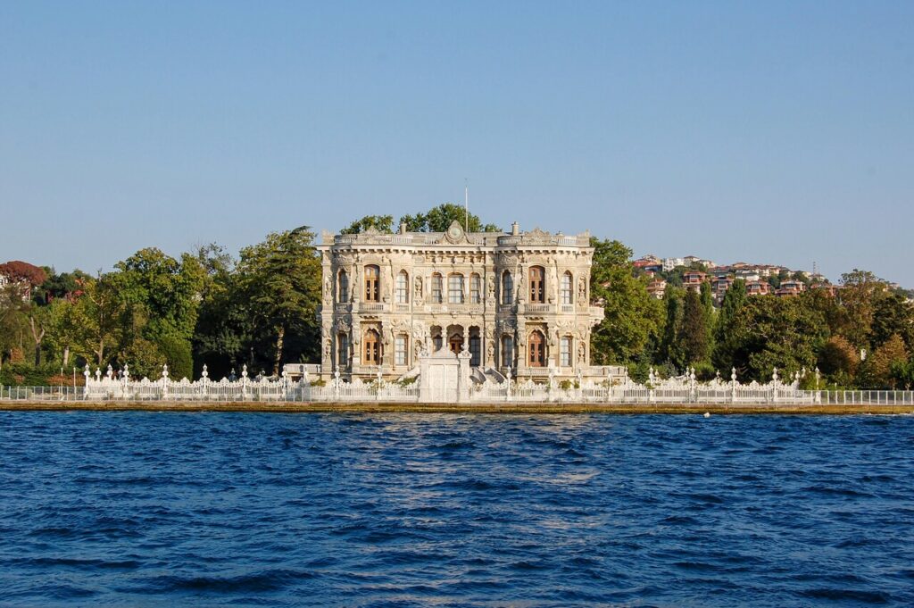 Bosphorus Cruise Dolmabahce Palace