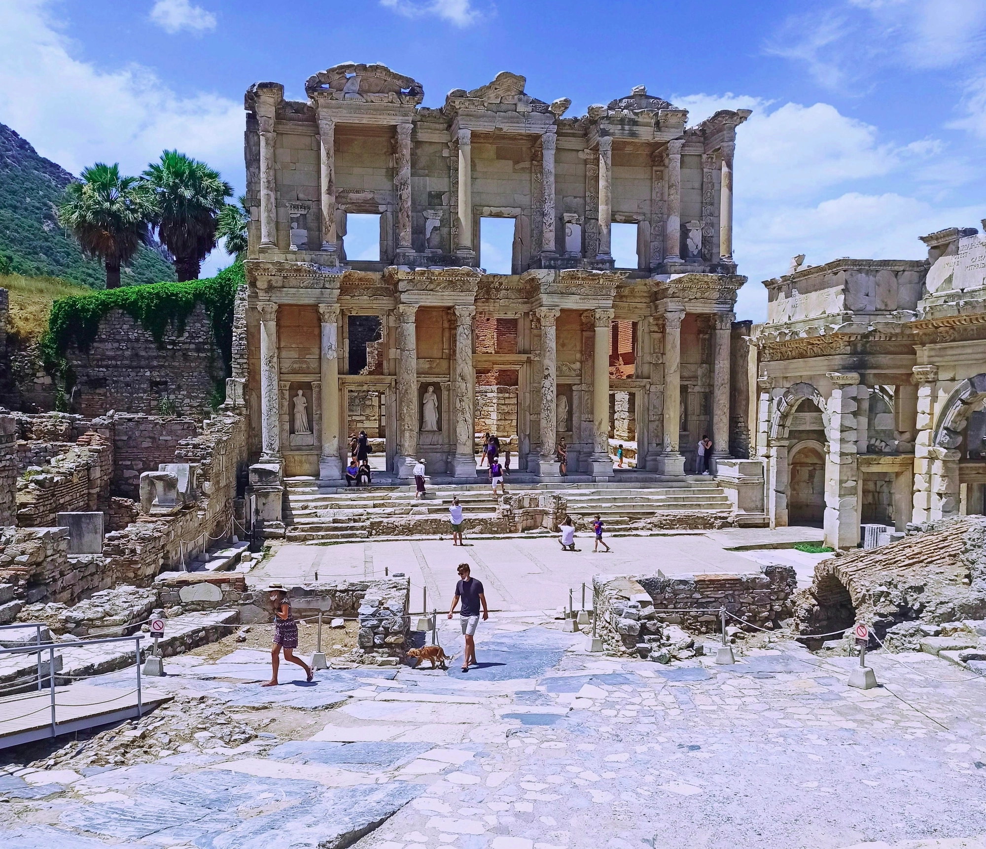 Ciudad Antigua de Éfeso, Biblioteca de Celso